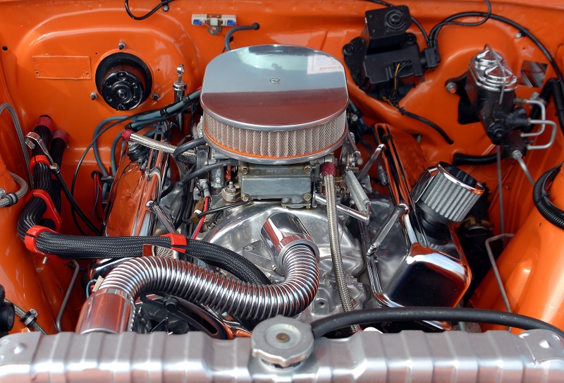 garagiste-DALUIS-min_car-engine-1738309